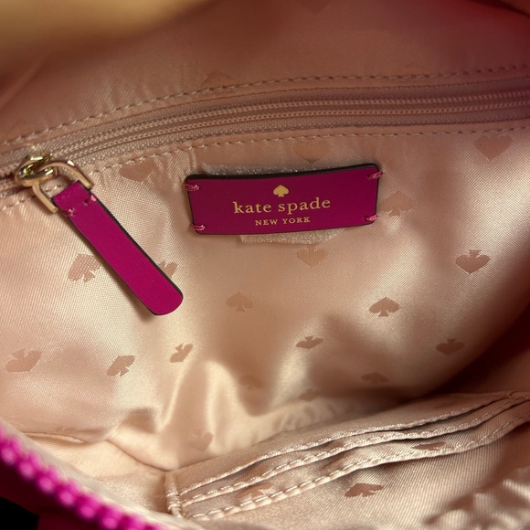🩷♣️ NWT Kate Spade Hot Pink Crossbody Eye Catching Bag! Fun pop of color! - Picture 5 of 8